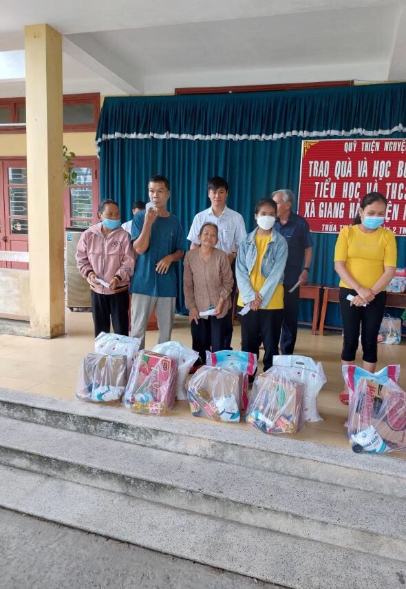 Trao quà và học bổng tại Giang Hải, Phú Lộc, Thừa Thiên Huế (ngày 02/07/2022)